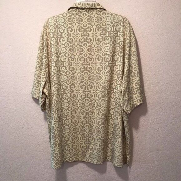 NWOT. Paradise by Axis bottom down shirt - Picture 4 of 6